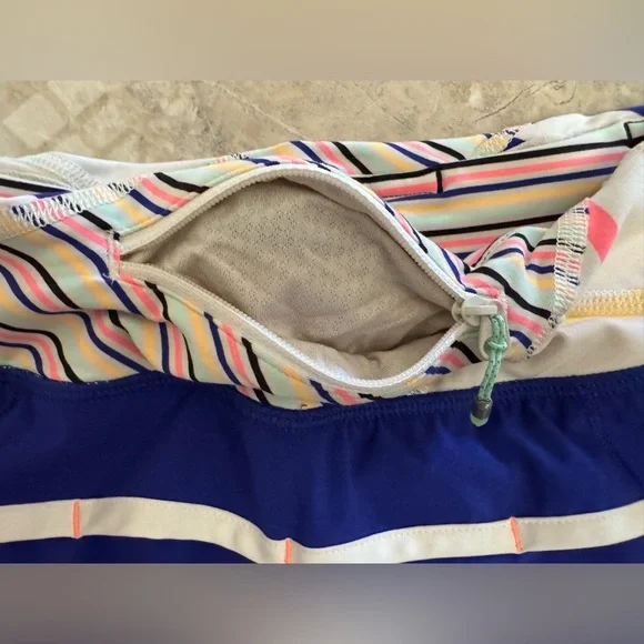 Lululemon Seawheeze Speed Up Shorts LR 2.5” size 4 - Picture 4 of 7